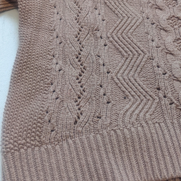 ⭐ BOGO XS Gap cropped wool blend sweater - Picture 7 of 8